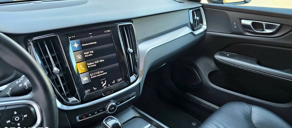 Volvo V60 cena 89900 przebieg: 115000, rok produkcji 2019 z Oława małe 667